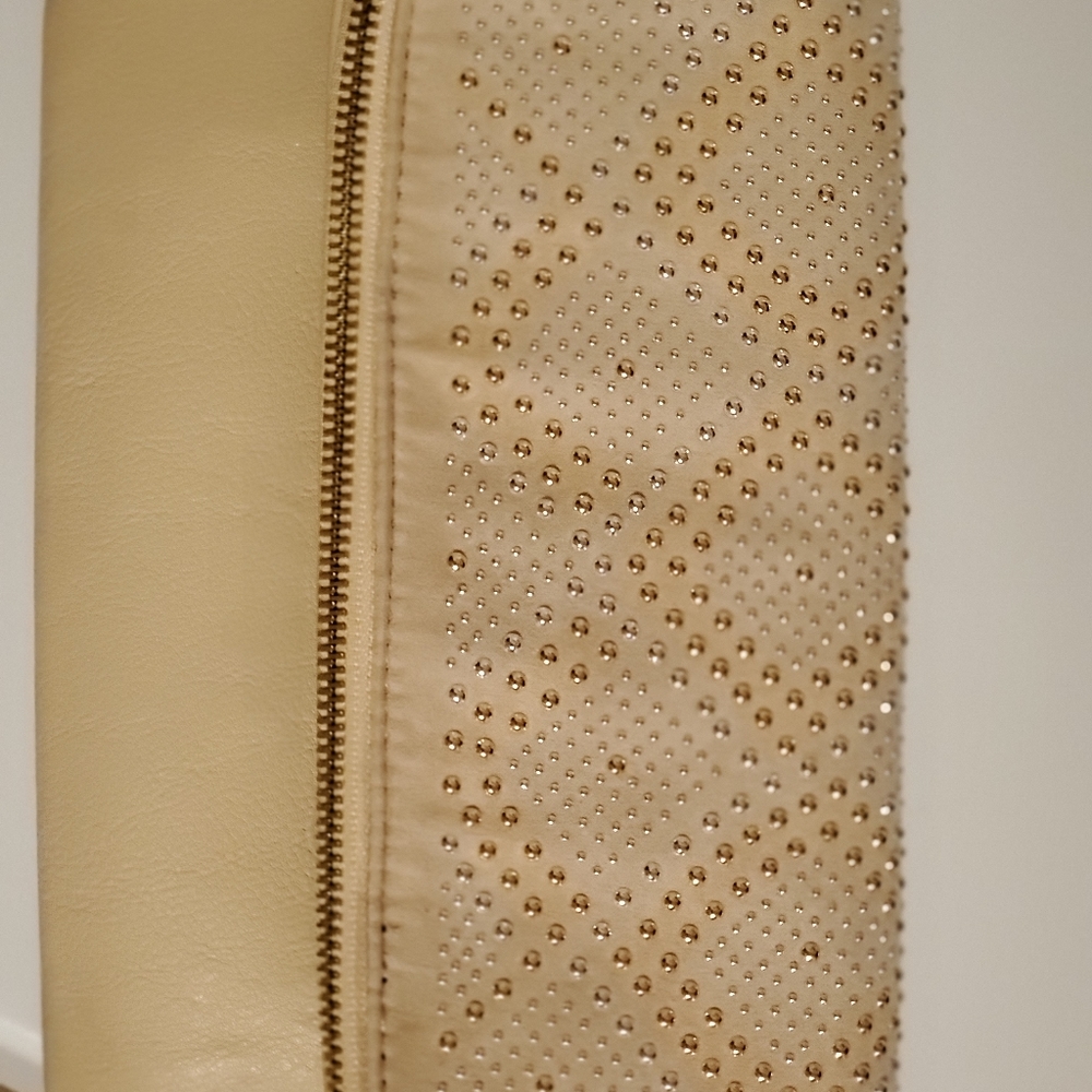 Aldo clutch and Jones of NY shall - Picture 9 of 9